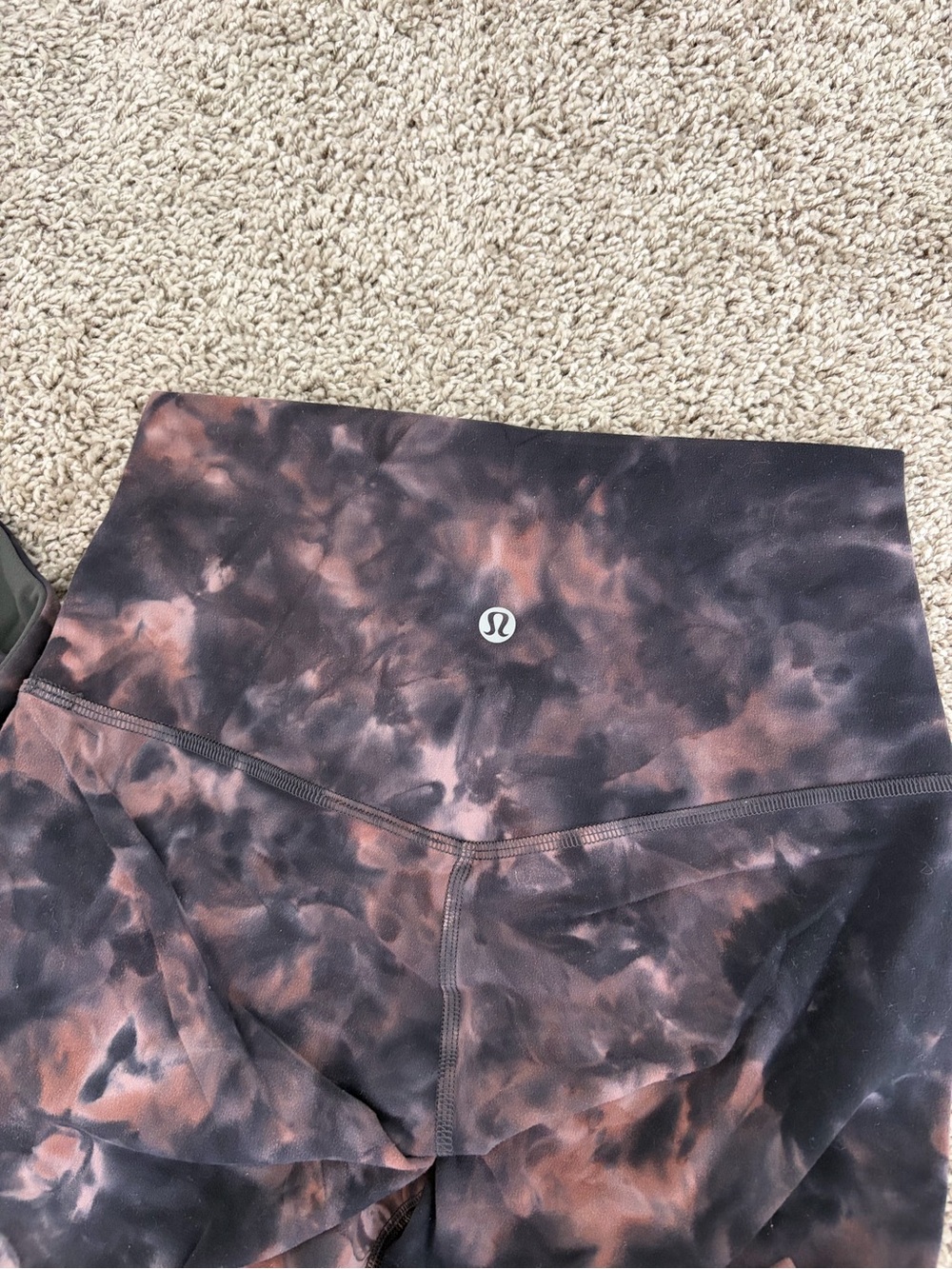 lululemon athletica Black & Brown Tie-Dye Leggings and Sports Bra Set - Picture 5 of 6